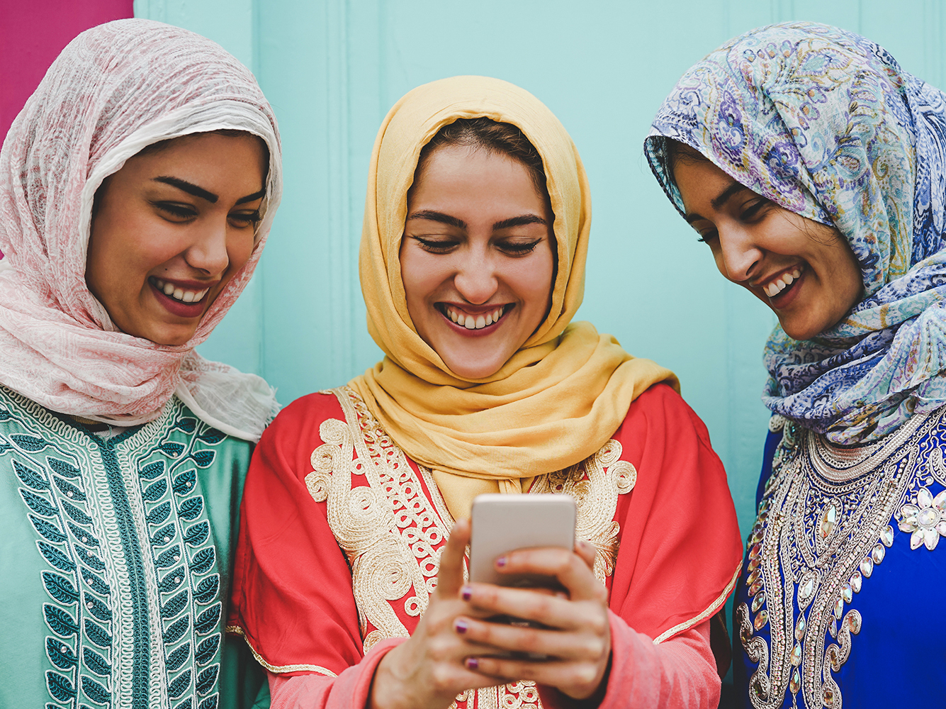 Header image for How to Market to Muslim Youth on Instagram in 2024